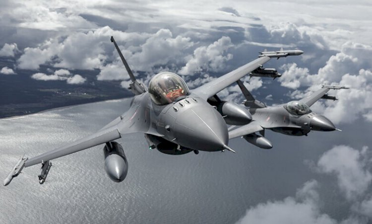 Türk F-16 Savaş Uçakları Polonya Semalarında Boy Gösterdi